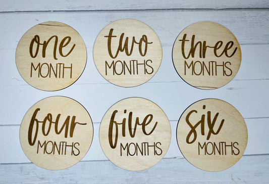 Wooden Engraved Baby Milestones Set - Capture Precious Moments from One Month to One Year