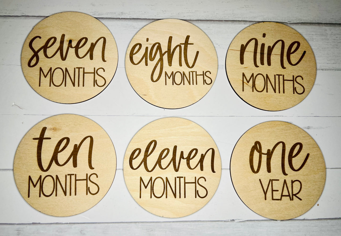 Wooden Engraved Baby Milestones Set - Capture Precious Moments from One Month to One Year